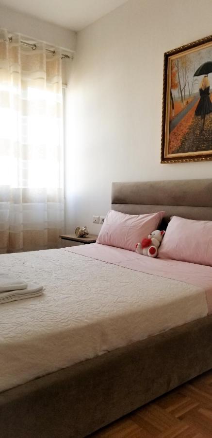 City Center Cute And Comfy Apartment - Ajia Apartments 티라나 외부 사진