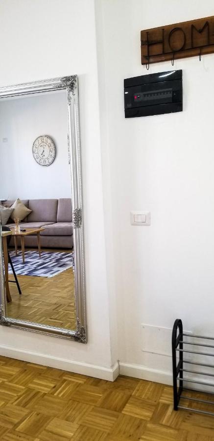 City Center Cute And Comfy Apartment - Ajia Apartments 티라나 외부 사진