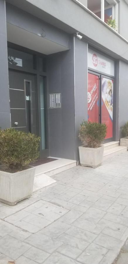 City Center Cute And Comfy Apartment - Ajia Apartments 티라나 외부 사진