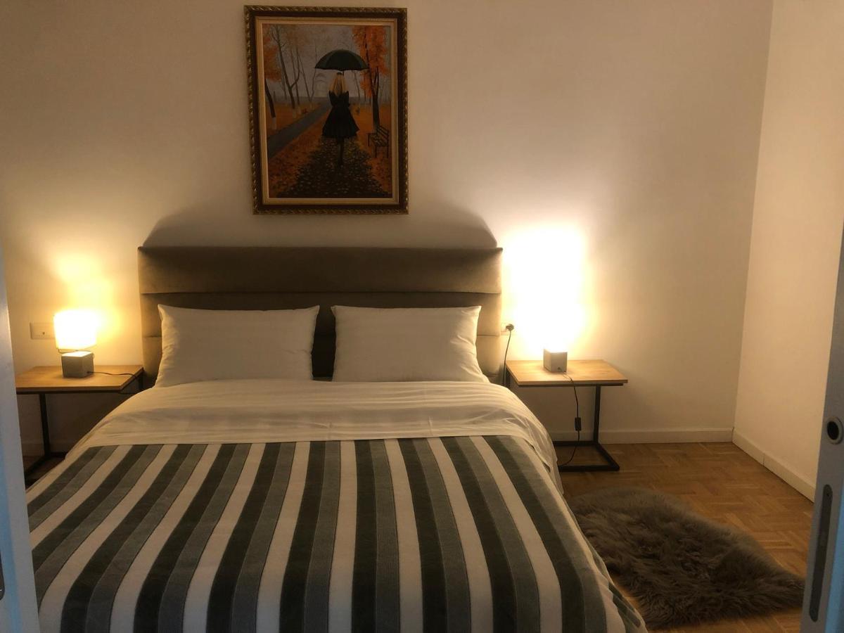 City Center Cute And Comfy Apartment - Ajia Apartments 티라나 외부 사진